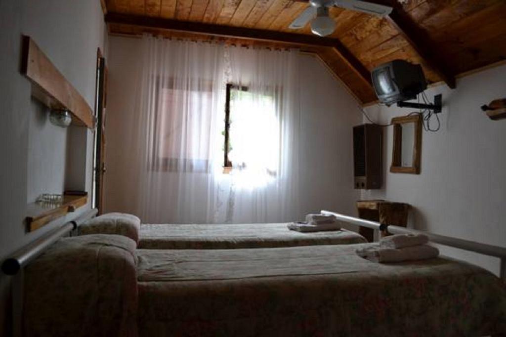 Hotel Alihuen Sierra de la Ventana Ruang foto
